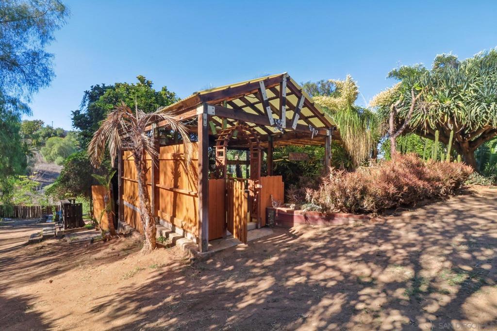 MLS #250043693SD image #39