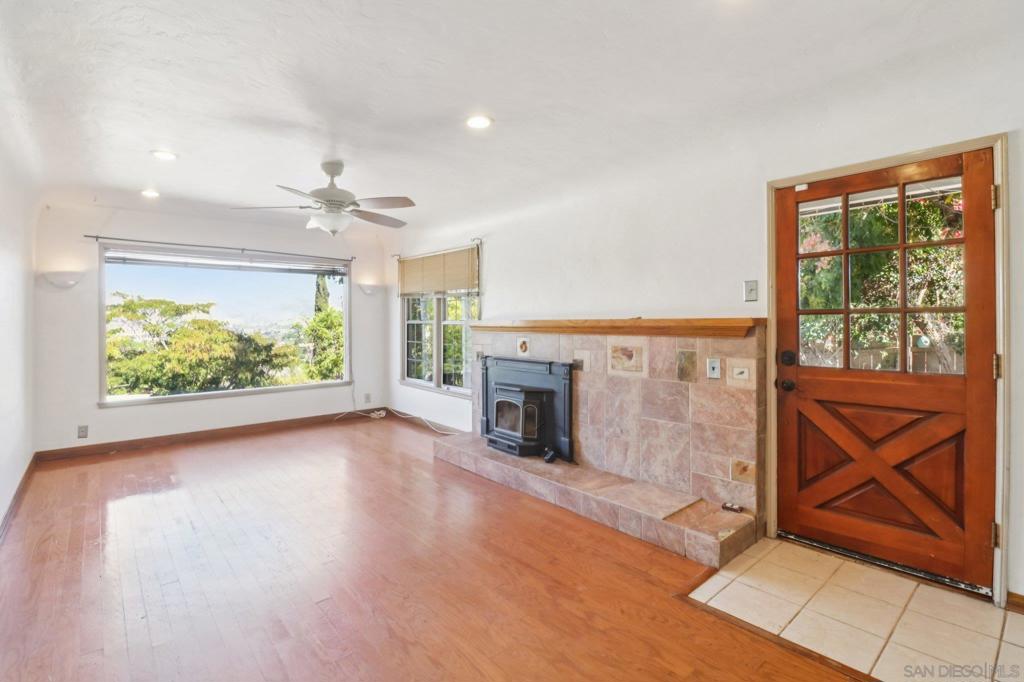 MLS #250043693SD image #4