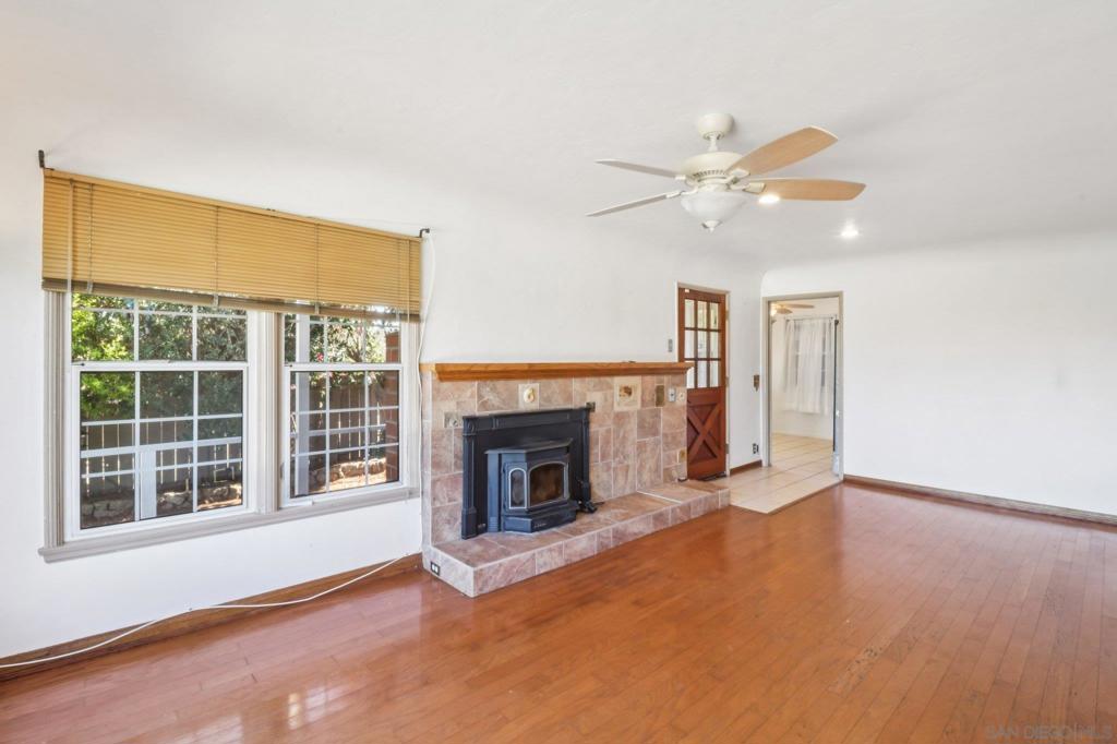 MLS #250043693SD image #5