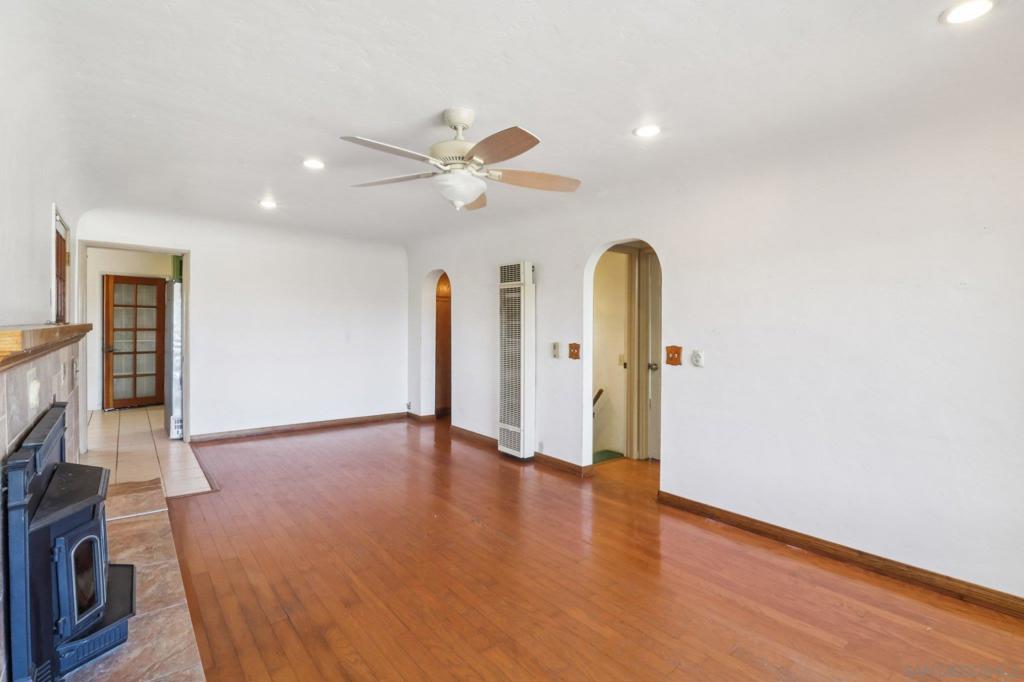 MLS #250043693SD image #6