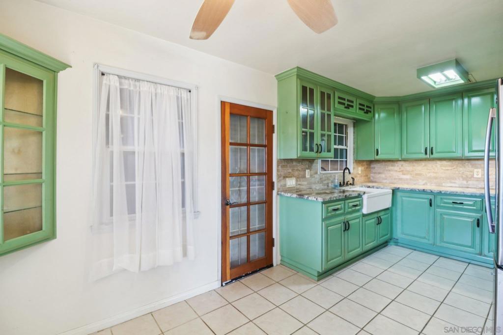 MLS #250043693SD image #8