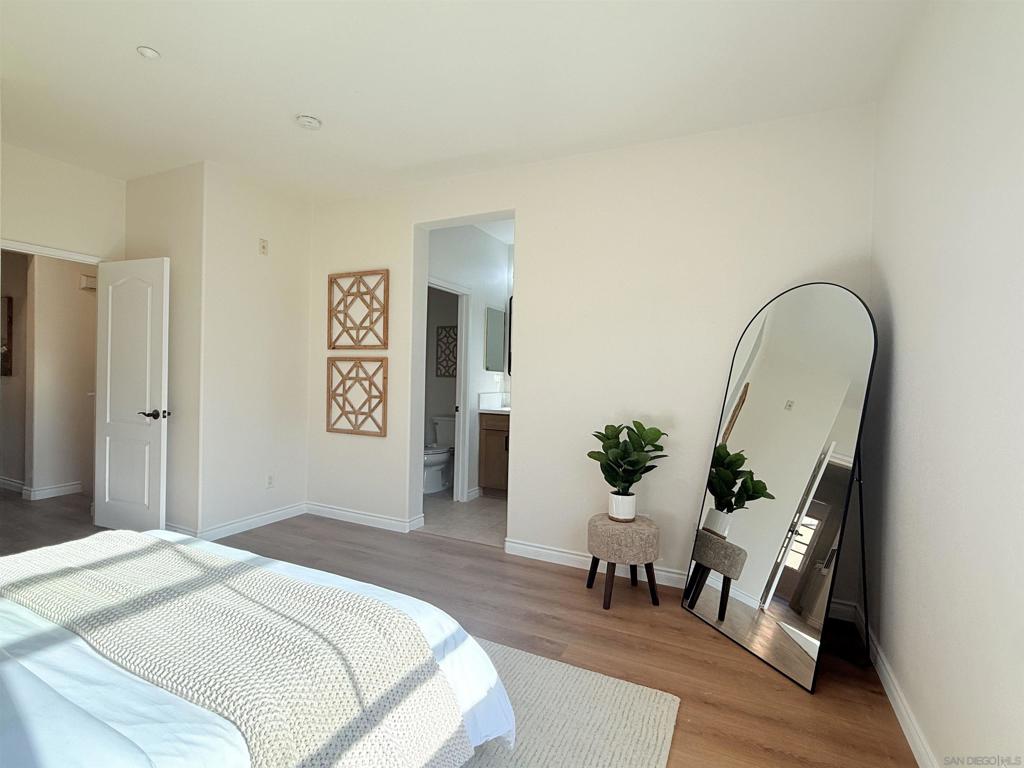 MLS #250043719SD image #13