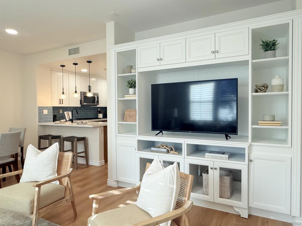 MLS #250043719SD image #2