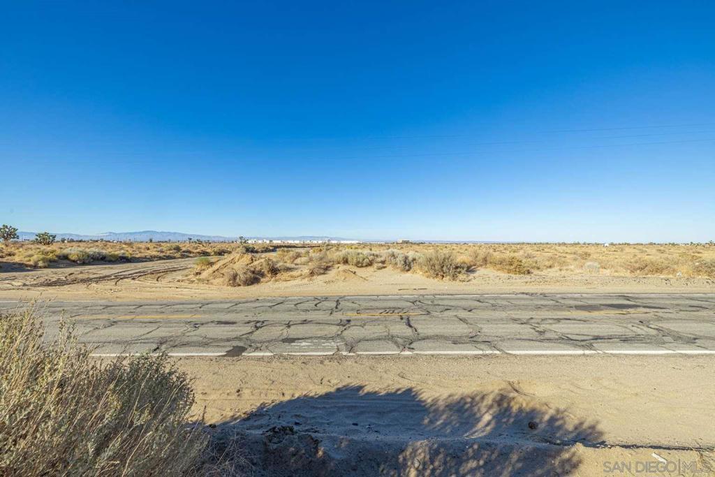 MLS #250043834SD image #10