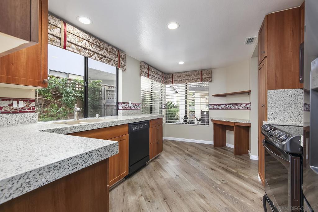 MLS #250043899SD image #13