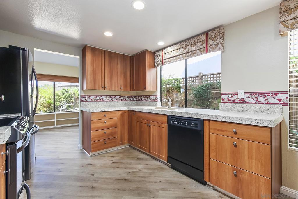 MLS #250043899SD image #14