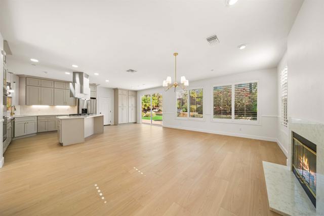 MLS #250043915SD image #10