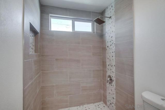 MLS #250043922SD image #21