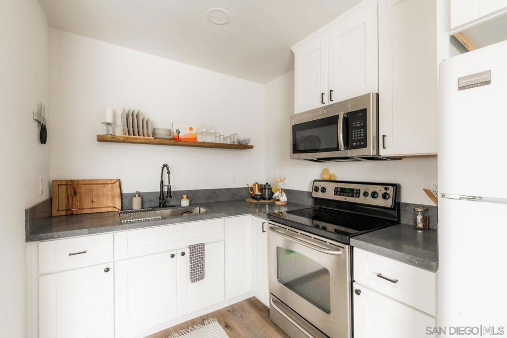 MLS #250044073SD image #40