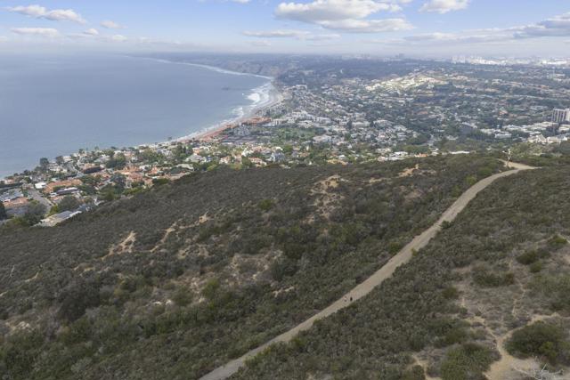 MLS #250044089SD image #13