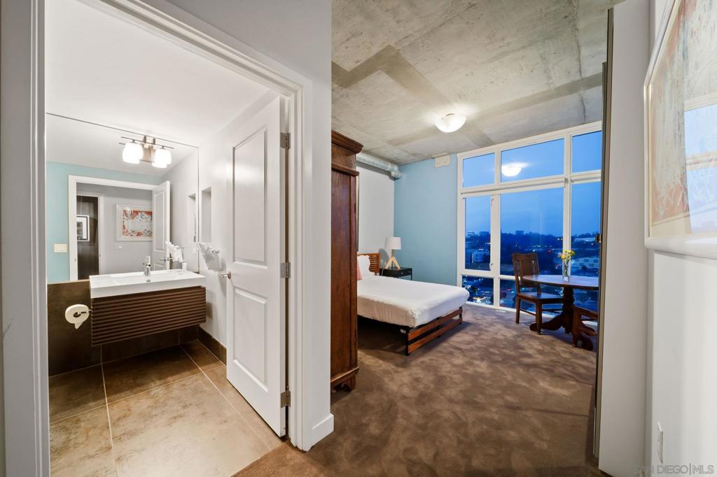 MLS #250044191SD image #17