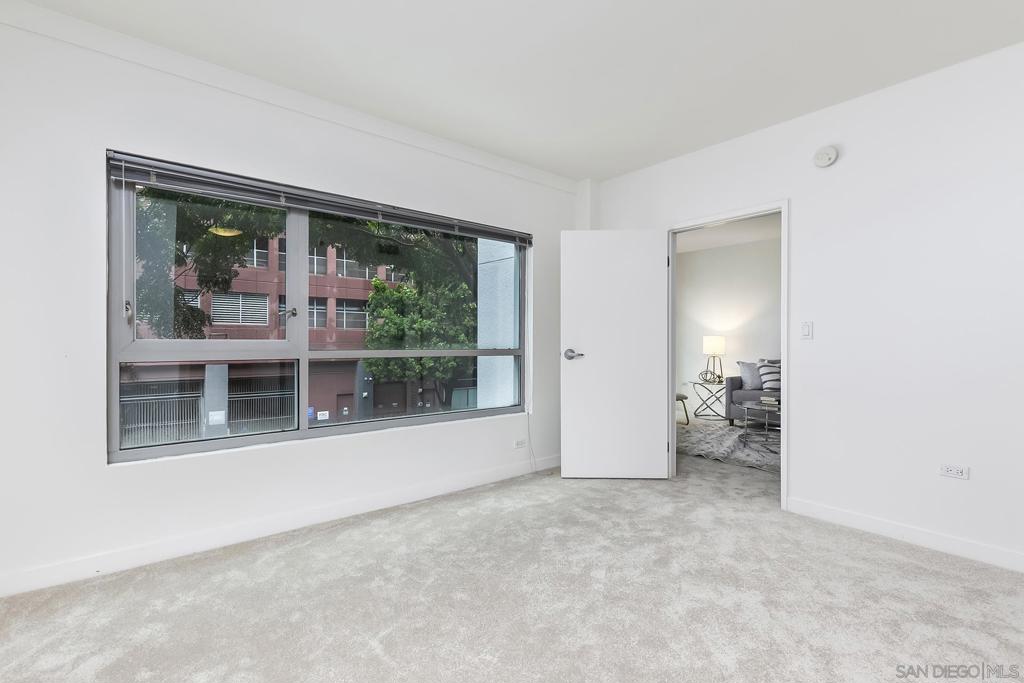 MLS #250044195SD image #27