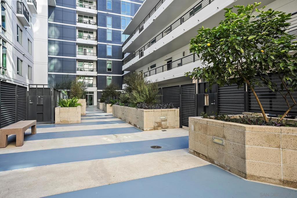 MLS #250044195SD image #63