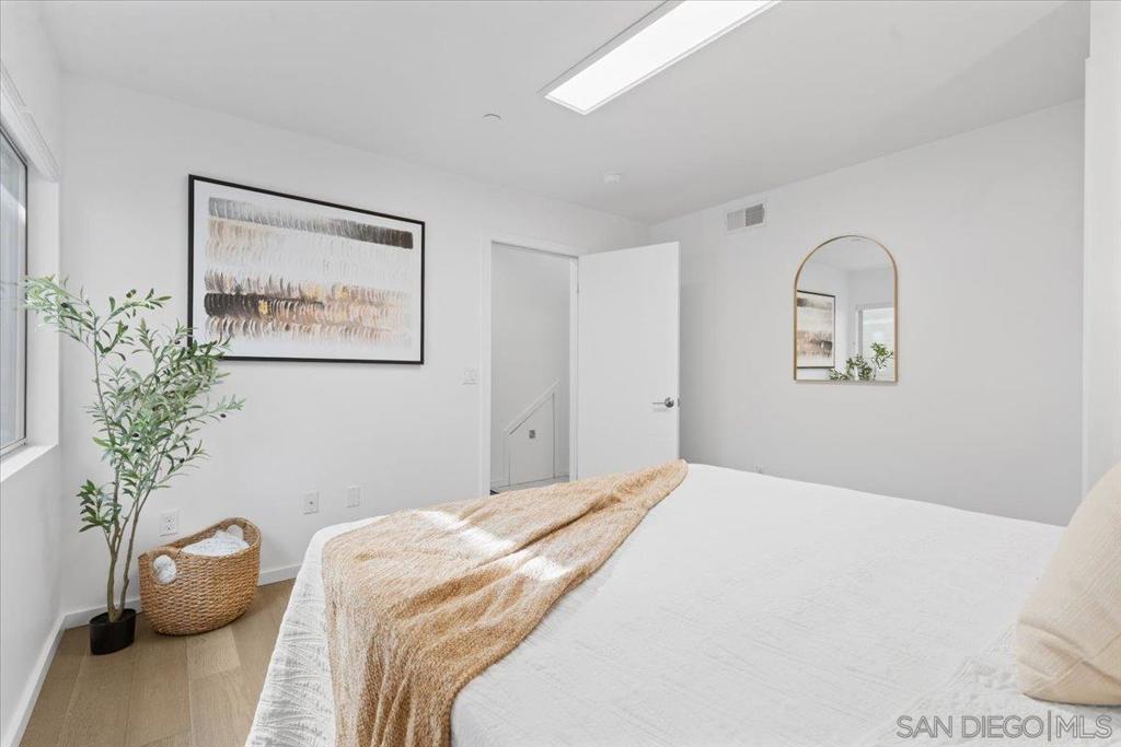 MLS #250044338SD image #8