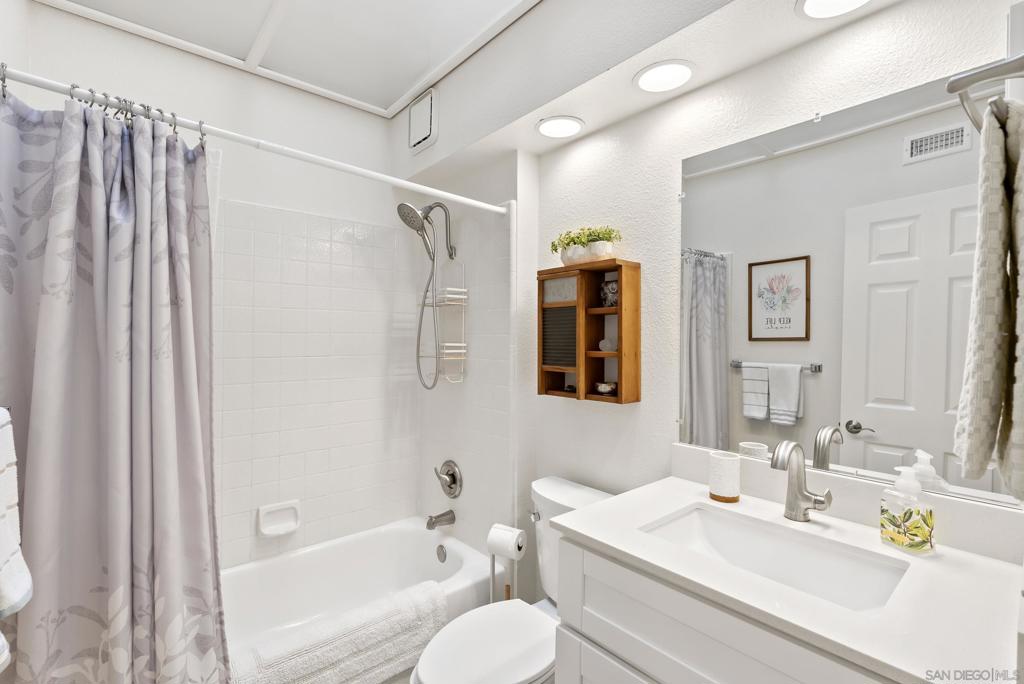 MLS #250044671SD image #33