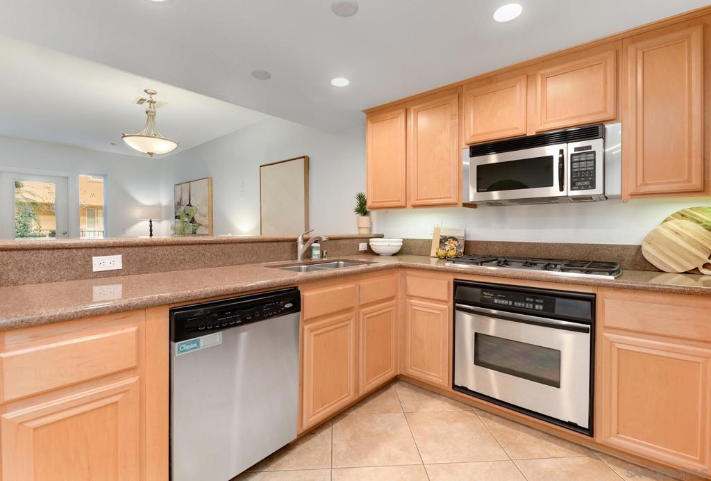 MLS #250044953SD image #12