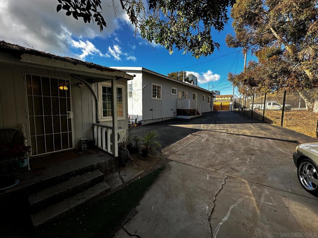 MLS #250044957SD image #9