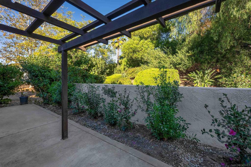 MLS #250045140SD image #13