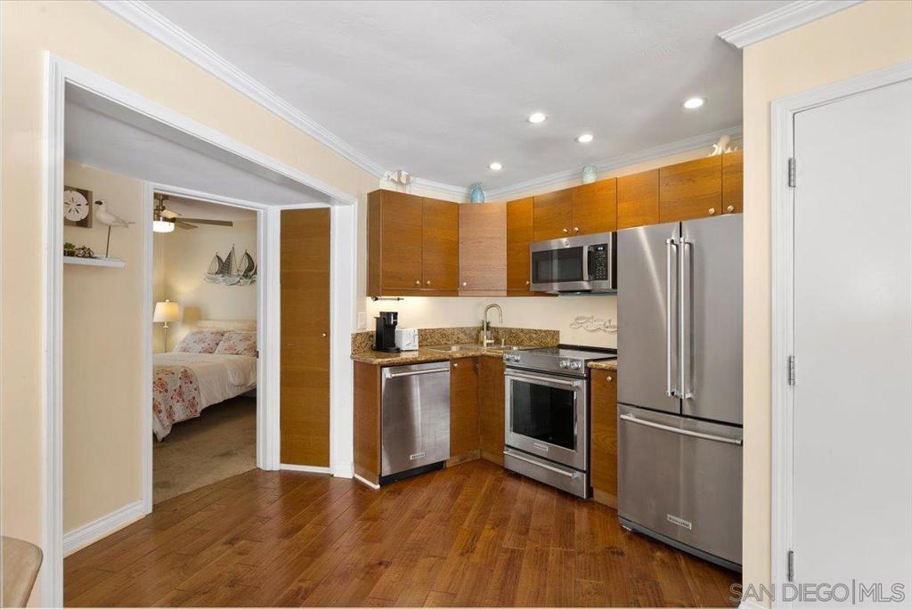 MLS #250045286SD image #15