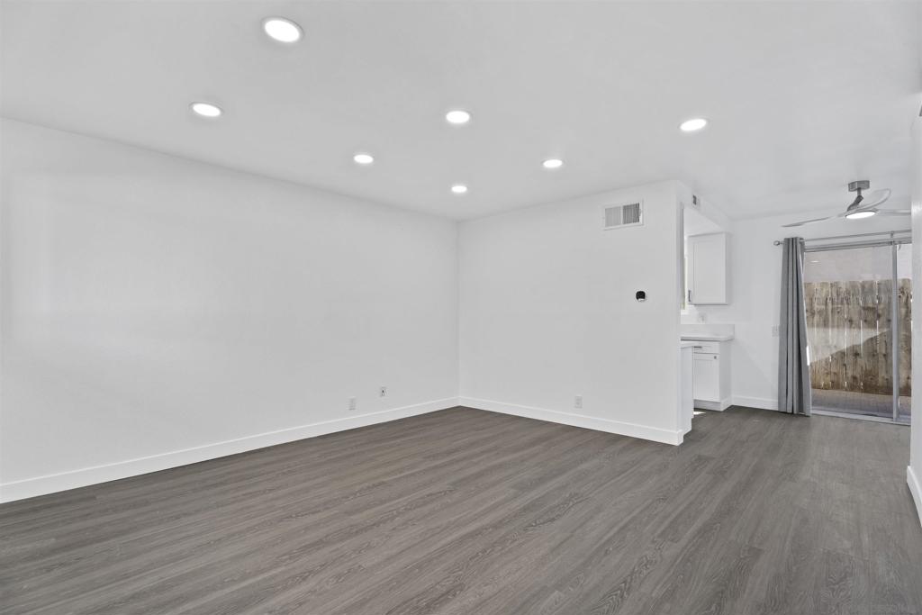 MLS #250045291SD image #10