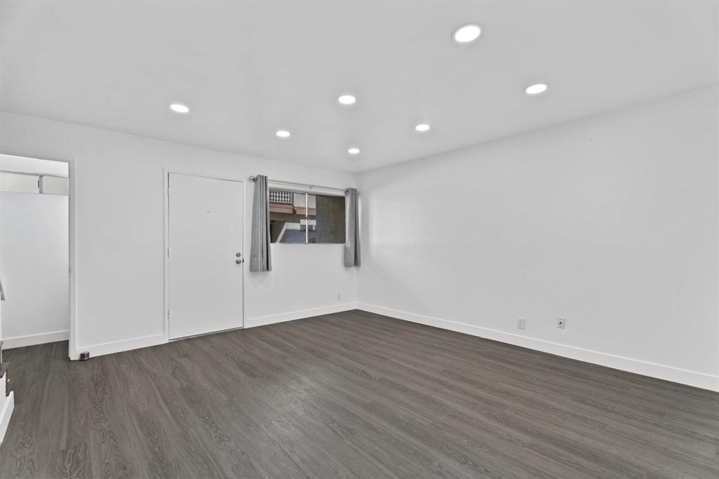 MLS #250045291SD image #14