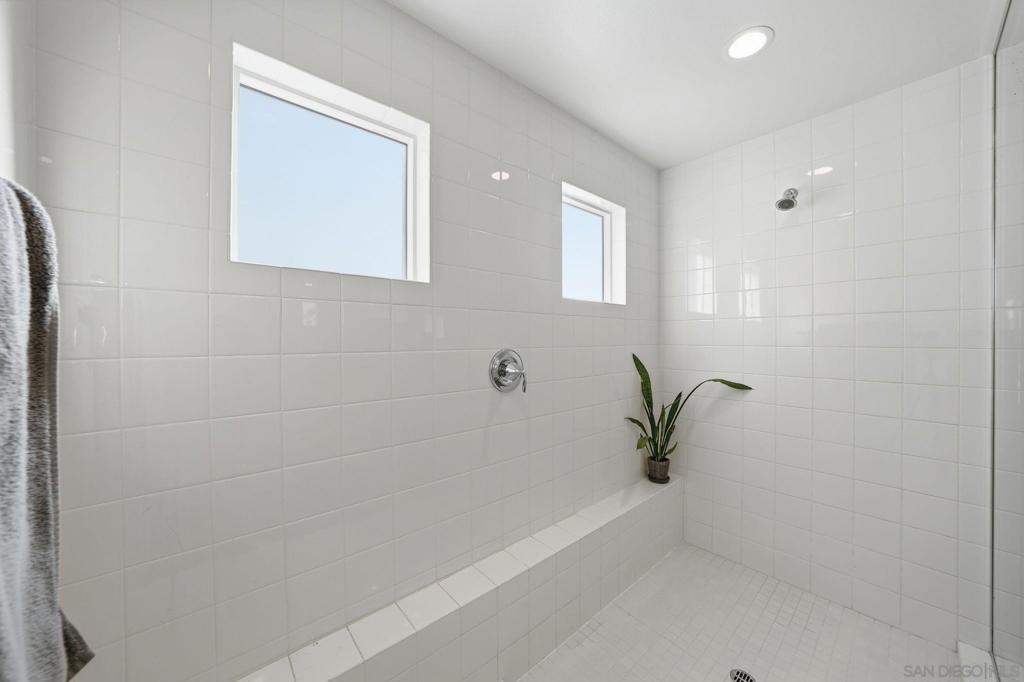 MLS #250045486SD image #36