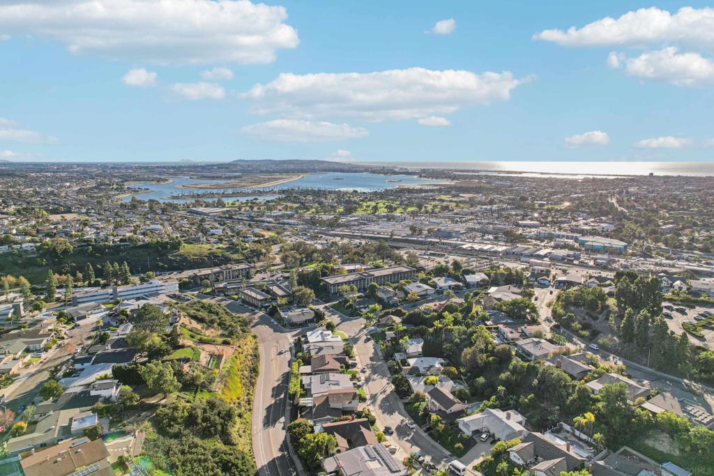 MLS #250045498SD image #31