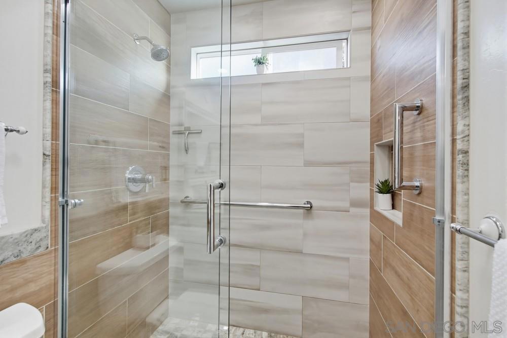 MLS #250045533SD image #16