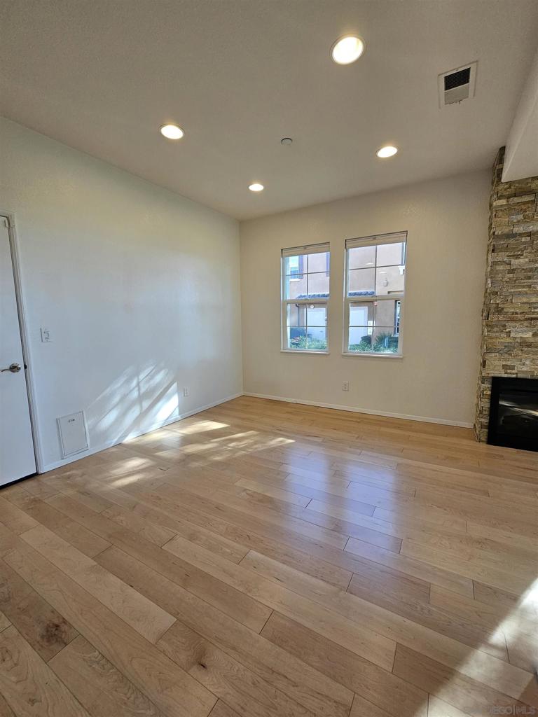 MLS #250045582SD image #3