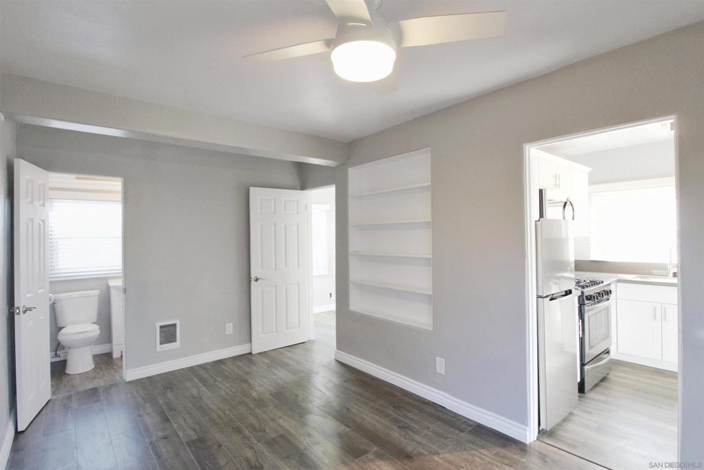 MLS #250045676SD image #24