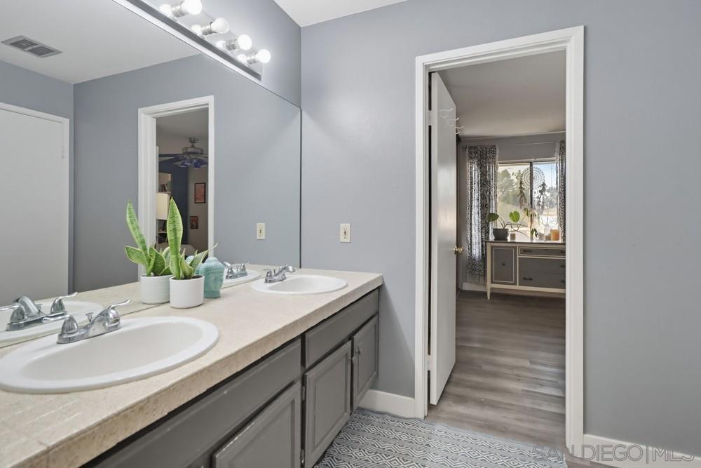 MLS #250045827SD image #32