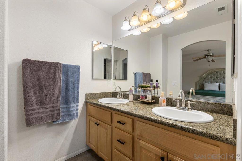 MLS #250045828SD image #15