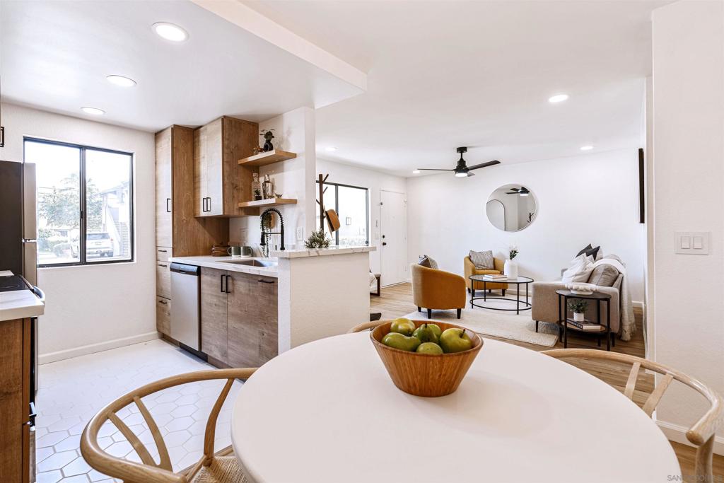 MLS #250045884SD image #14