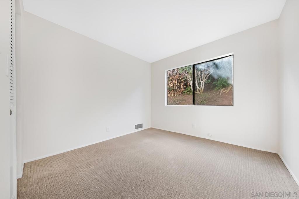 MLS #250045902SD image #12