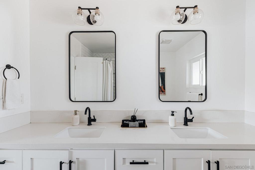 MLS #250045936SD image #18