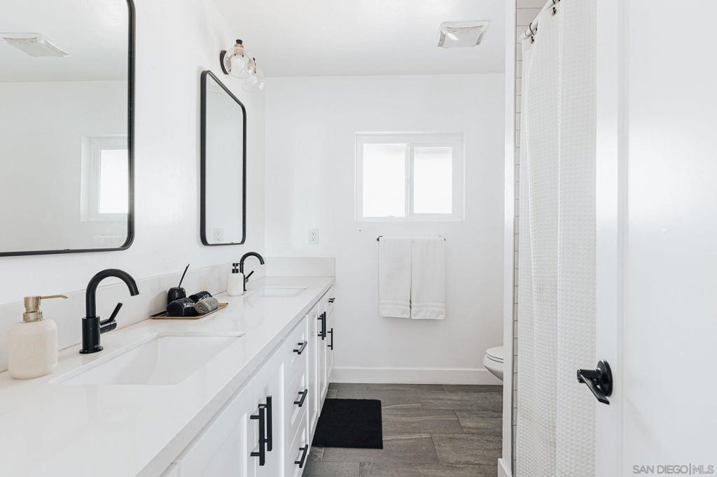 MLS #250045936SD image #22