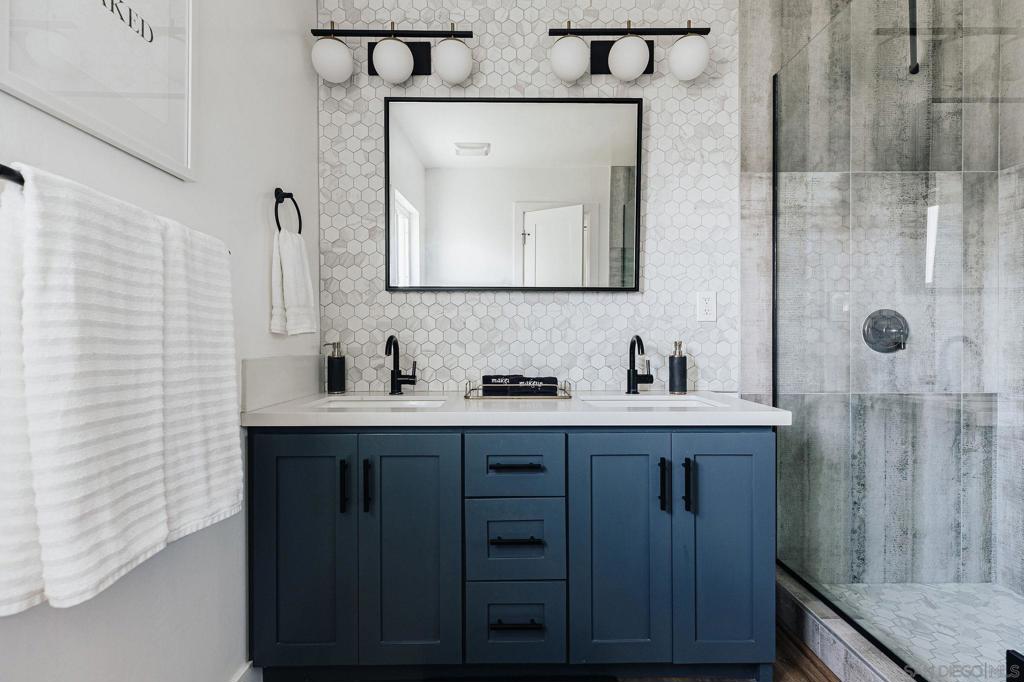 MLS #250045936SD image #30