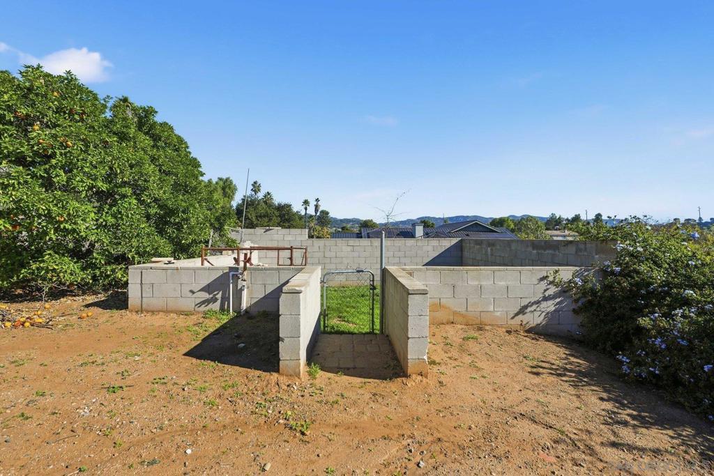 MLS #250045940SD image #23