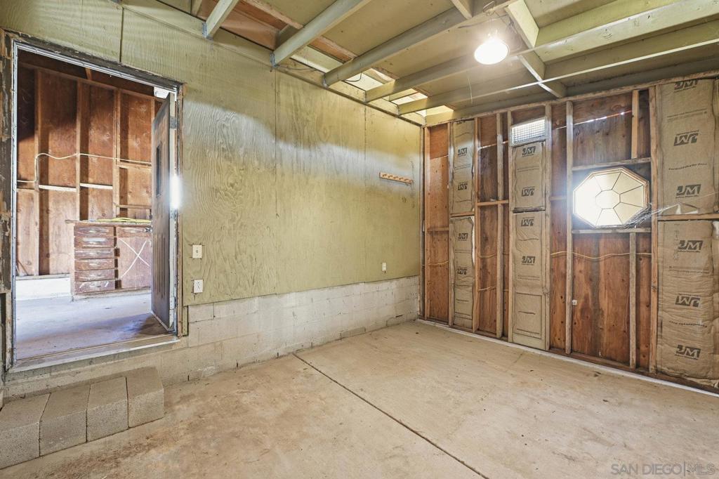 MLS #250045940SD image #27