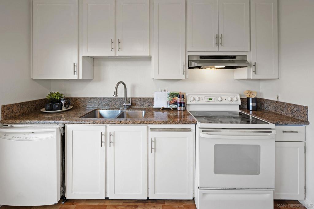 MLS #250045942SD image #11