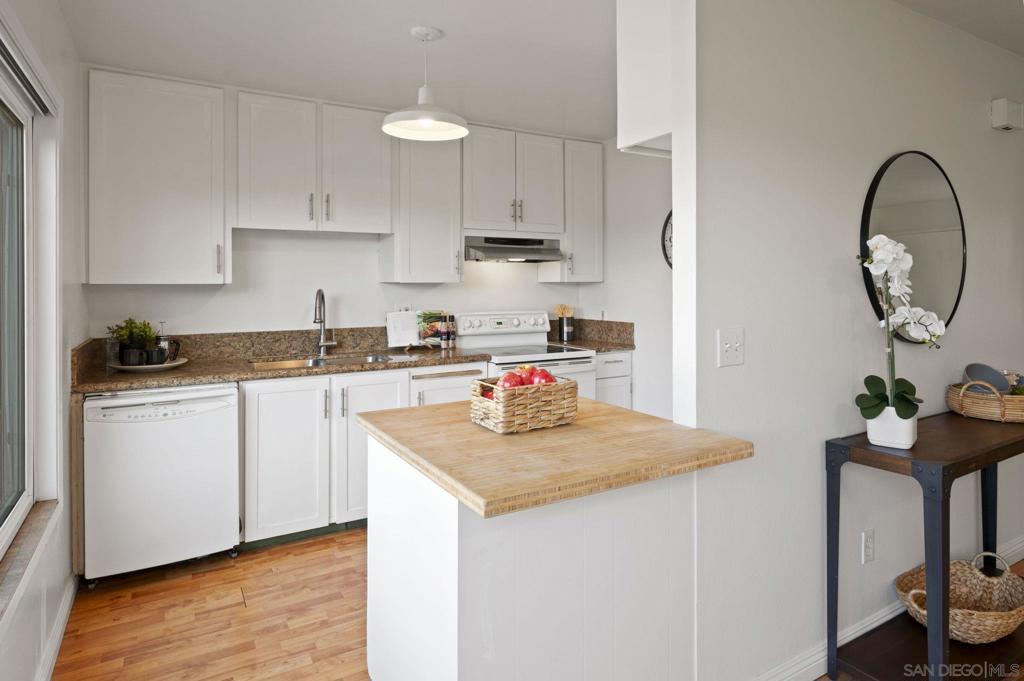 MLS #250045942SD image #9