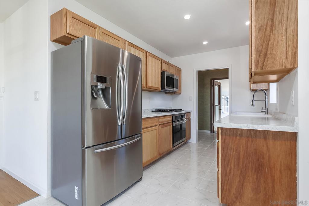 MLS #250045943SD image #23