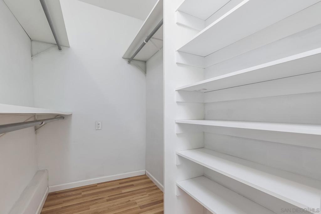 MLS #250045943SD image #33