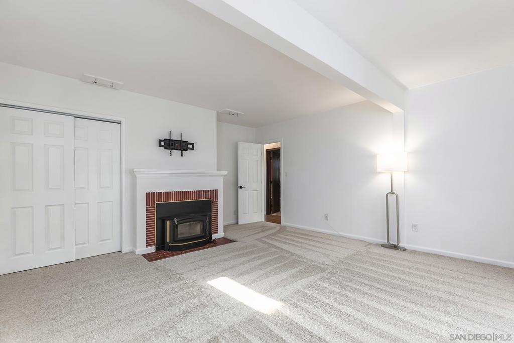 MLS #250045943SD image #37