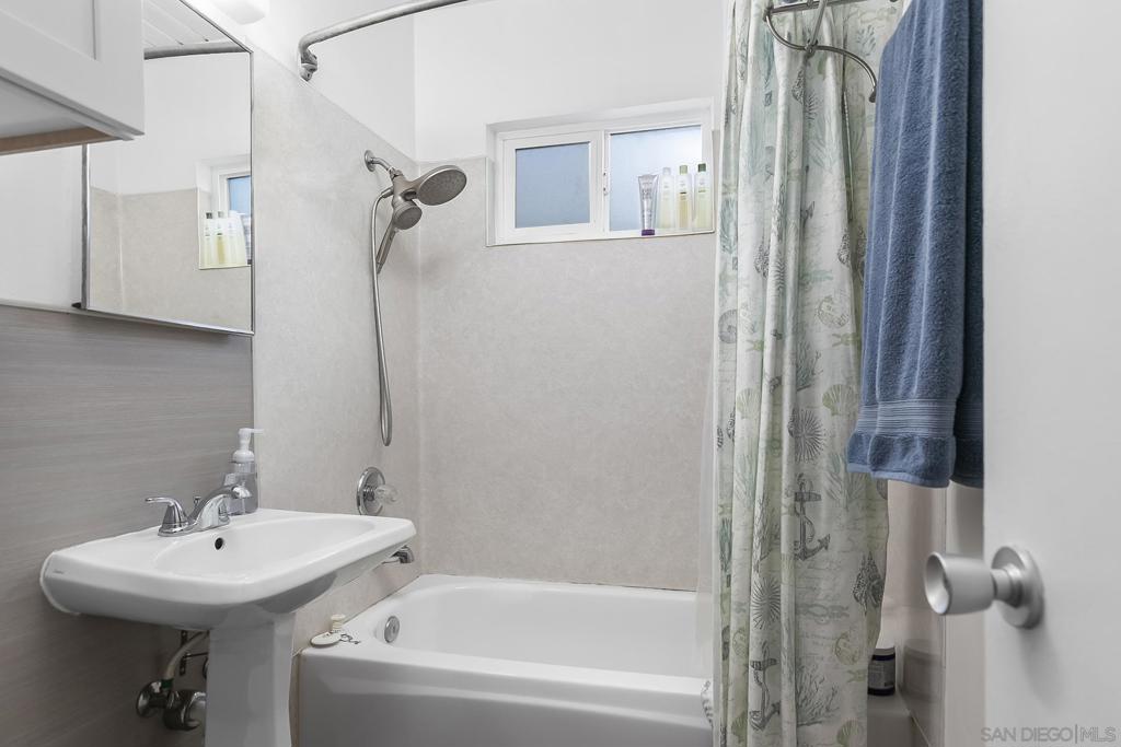 MLS #250045978SD image #14