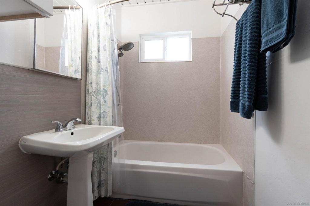 MLS #250045978SD image #16