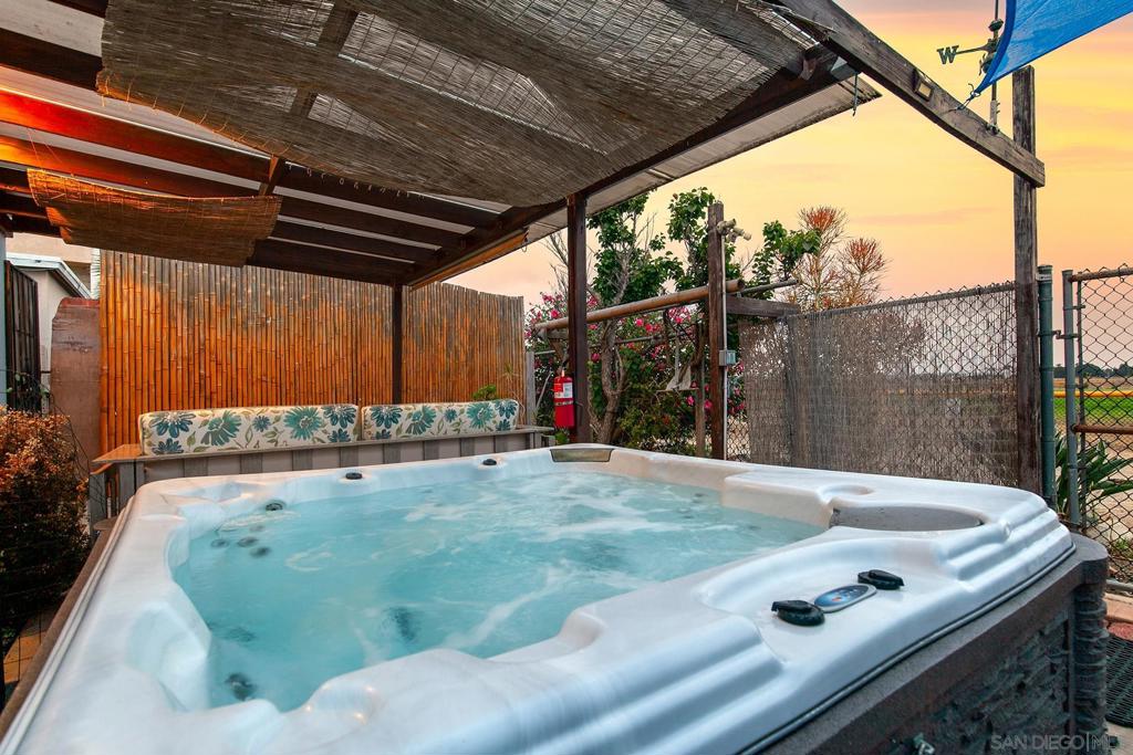 MLS #250045978SD image #17