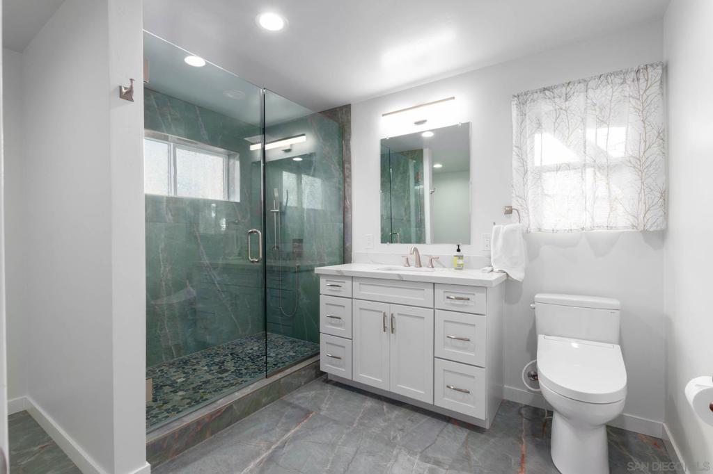 MLS #250046109SD image #10