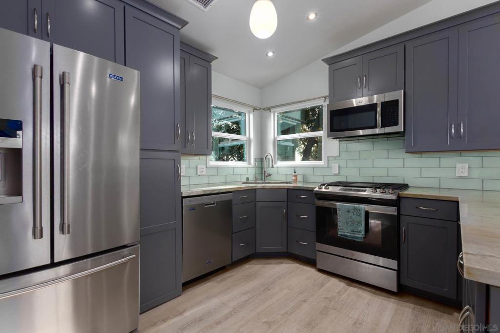 MLS #250046109SD image #26