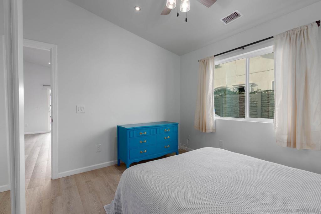 MLS #250046109SD image #33